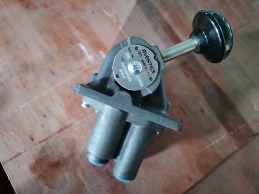 XJ750 Workover Rig Spare Part Three Position Four Way Valve P59335