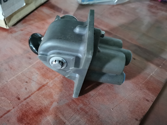 XJ750 Workover Rig Spare Part Three Position Four Way Valve P59335