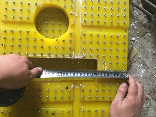 Polyurethane Anti Slip Mat for 37 1/2 inch Rotary Table Drilling Rig 30MM Thickness Yellow Colour 2200MM*1800MM